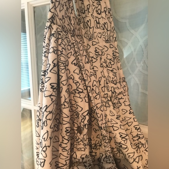 Kensie ring-sling style slub purse in cream with black sketch hearts - Picture 8 of 8